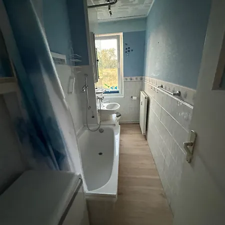 Zeitreise In Wohngefühl Der 1980er-jahr Apartment Strasburg